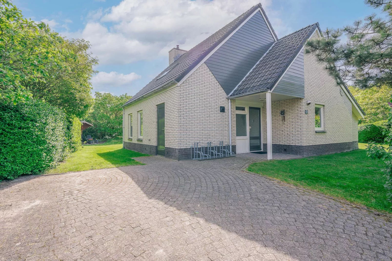 Kamperfoelie 83-Buitenkant zomer