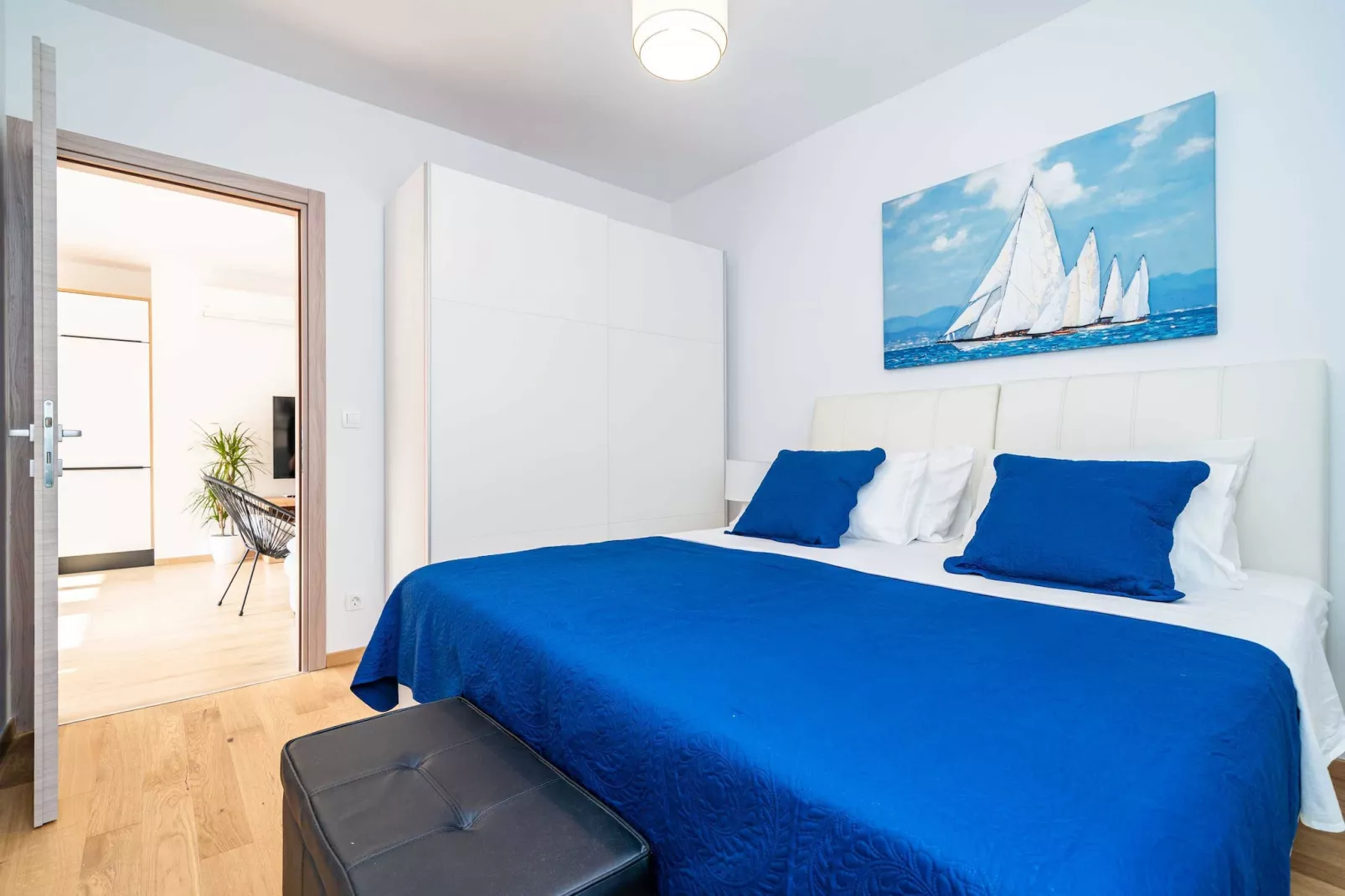 Apartment Zoric - Two Bedroom Apartment with Balcony-Slaapkamer