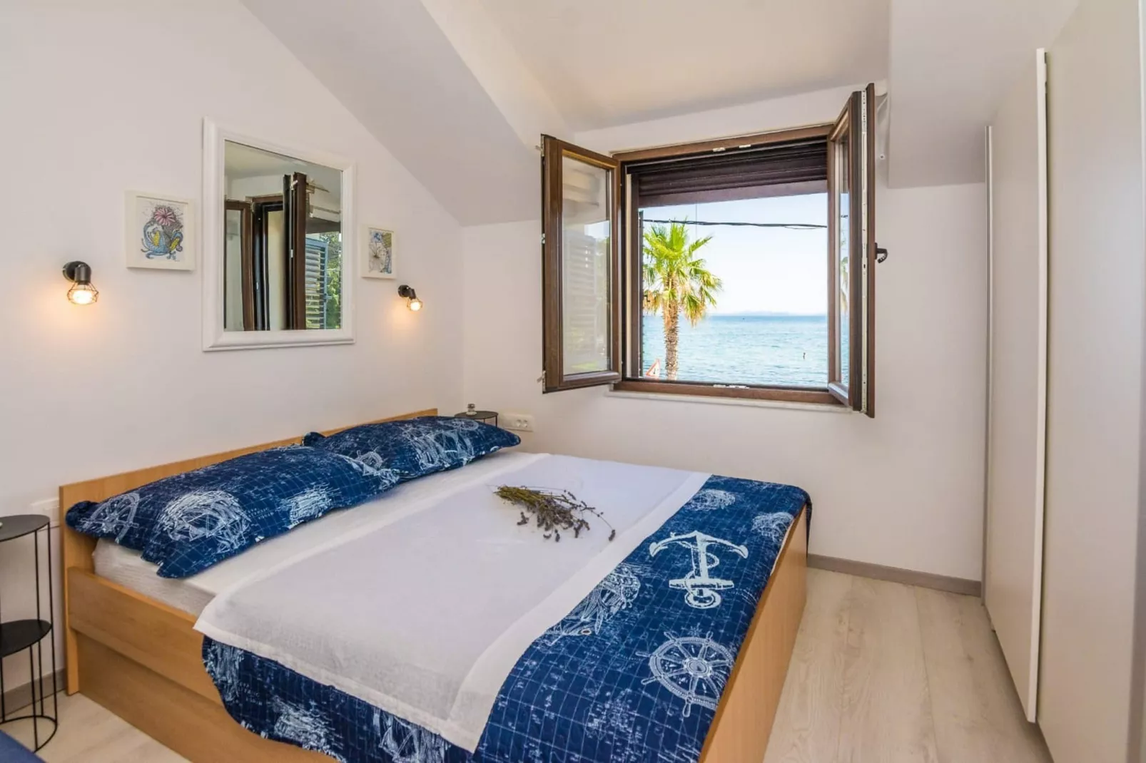 Apartments Sea Eyes - Two Bedroom Apartment with Balcony and Sea View (Kat)-Uitzicht