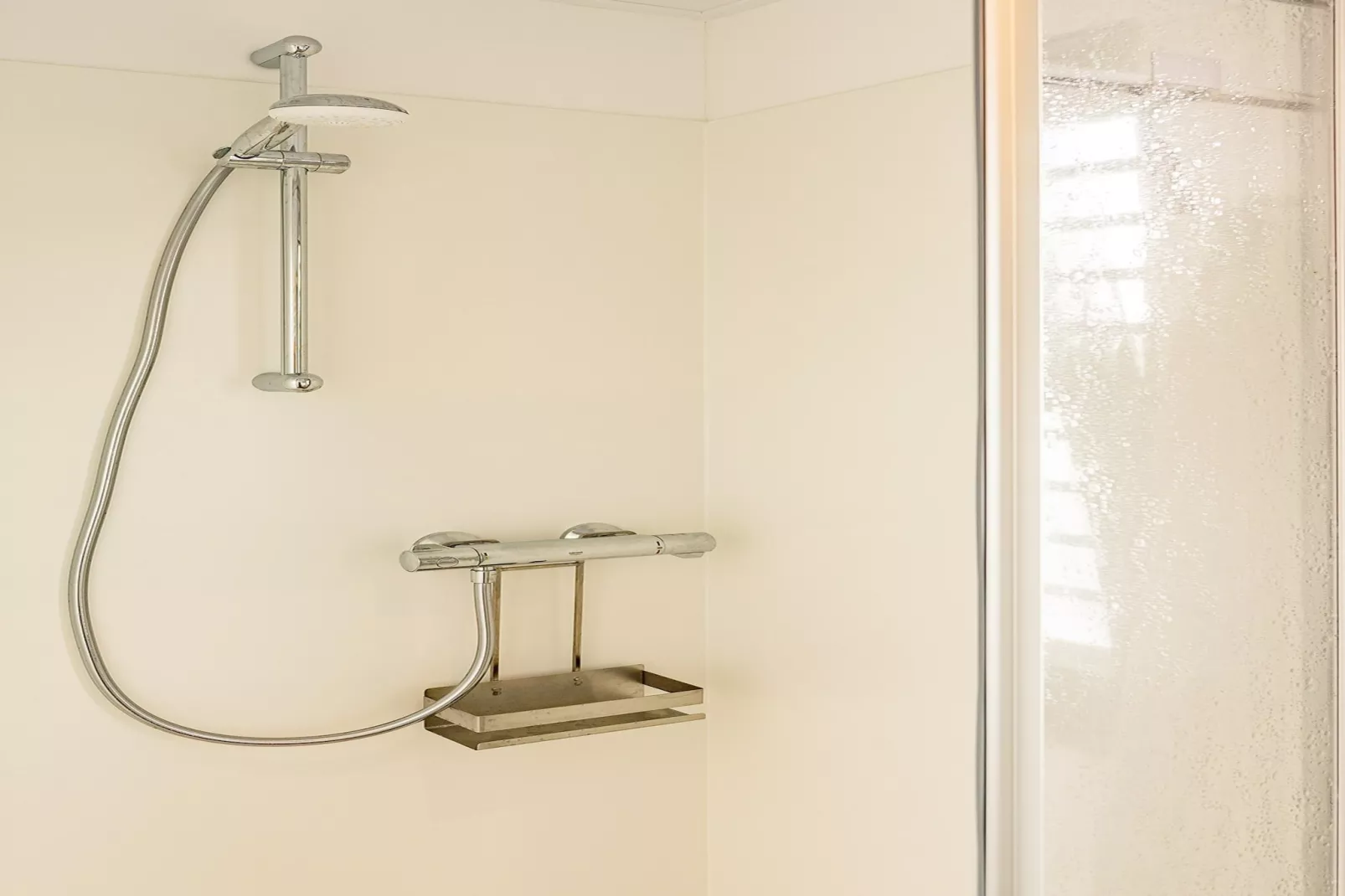 Hausboot in Zehdenick-Badkamer