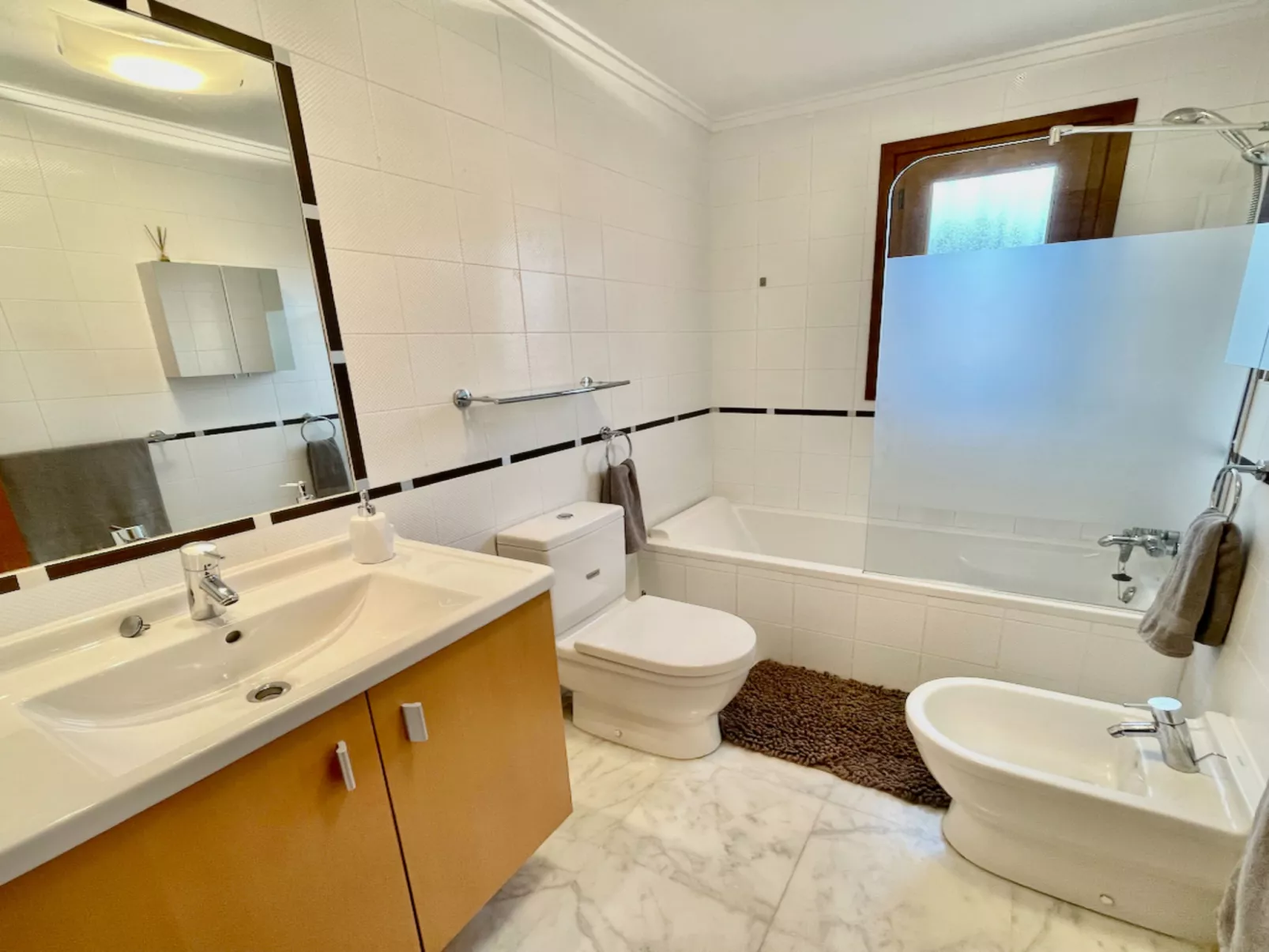 La Finca Frontline-Binnen