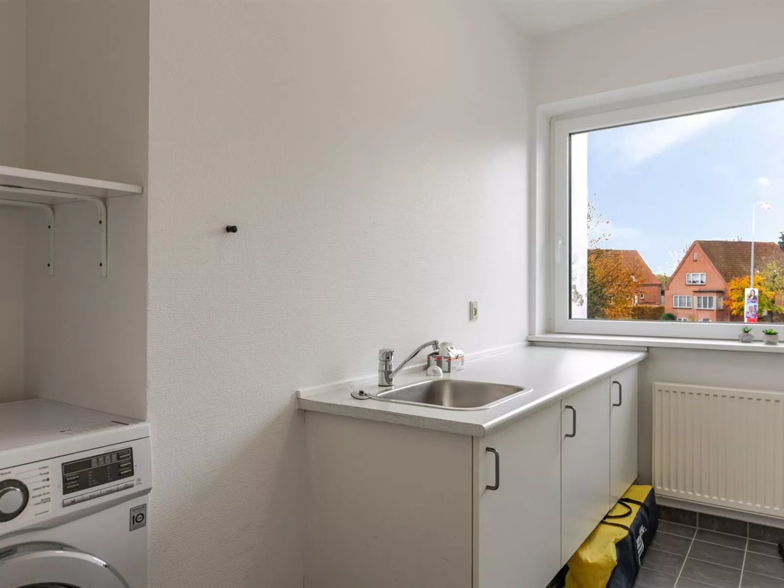 "Fader" - 31km from the sea-Binnen