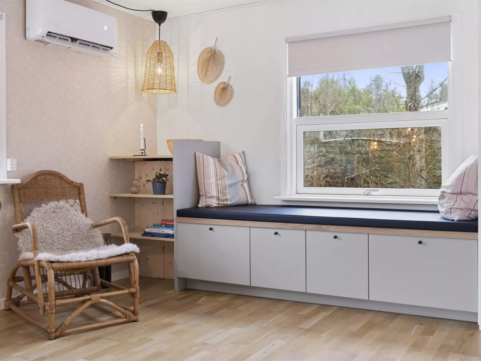 "Elaina" - 290m from the sea-Binnen