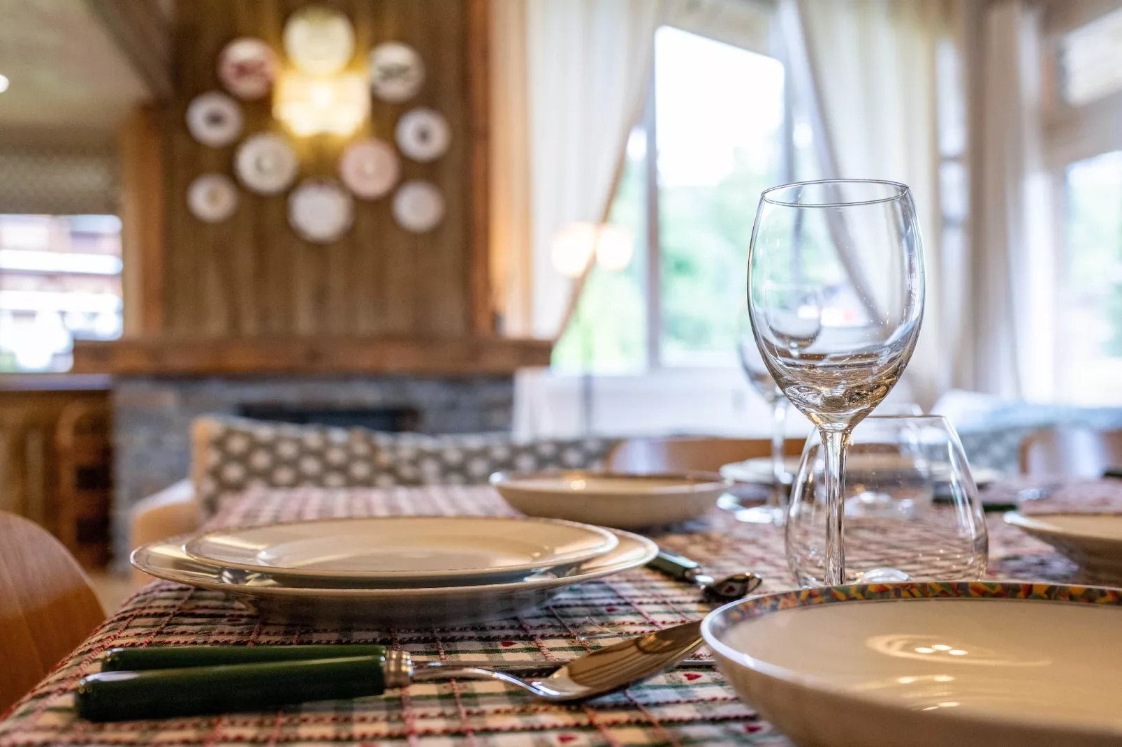 NL-48-CRISTAUX-Eetkamer