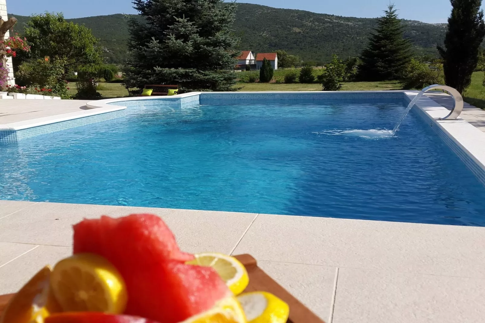 Sport & Spa Villa Neoric-Zwembad