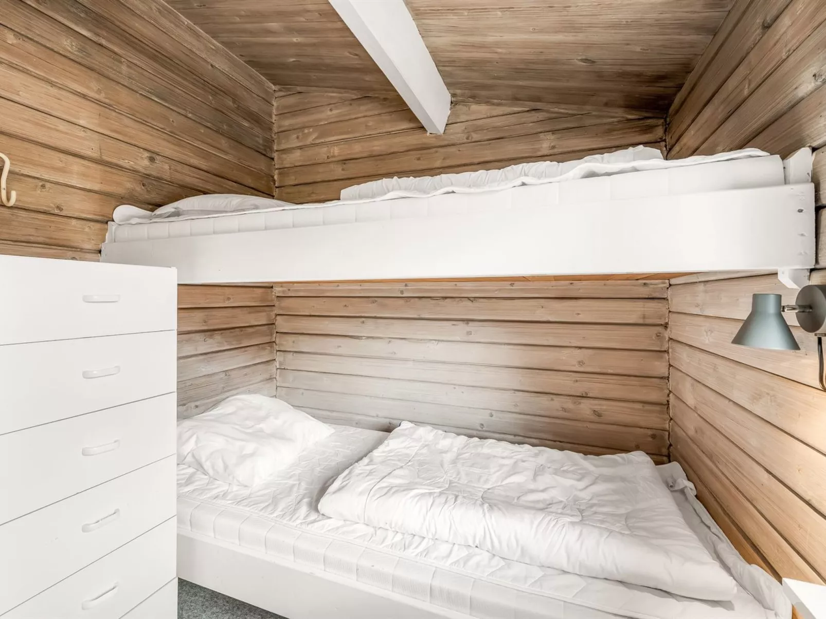 "Leandra" - 11km from the sea-Binnen