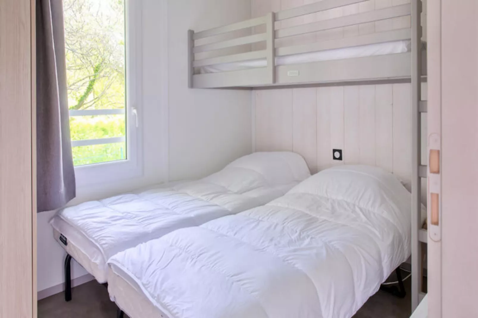 Chalets à Pont l'Abbé-Niet-getagd