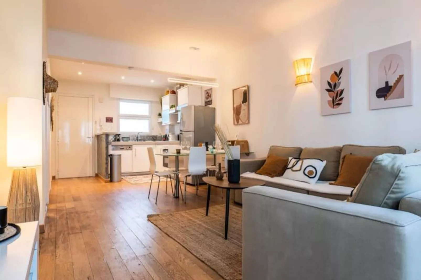 Résidence 3p Avec Terrasse Vue Mer, Face Au Martinez-Niet-getagd