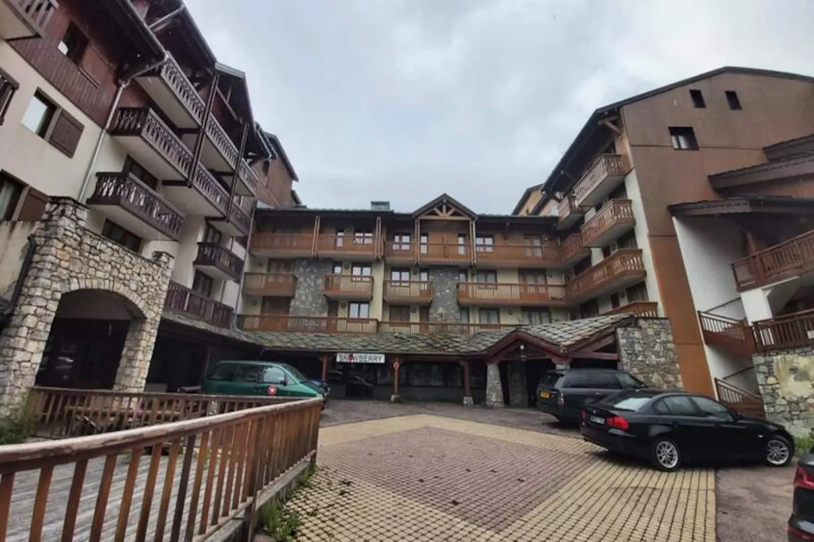 Résidence Aquila-Niet-getagd