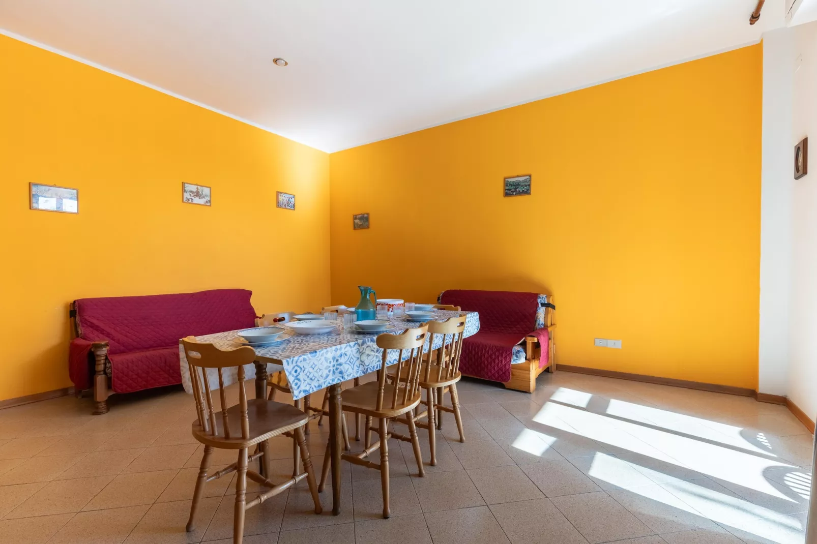 Casa Tommaso - Quadri P T - 8 pax-Eetkamer