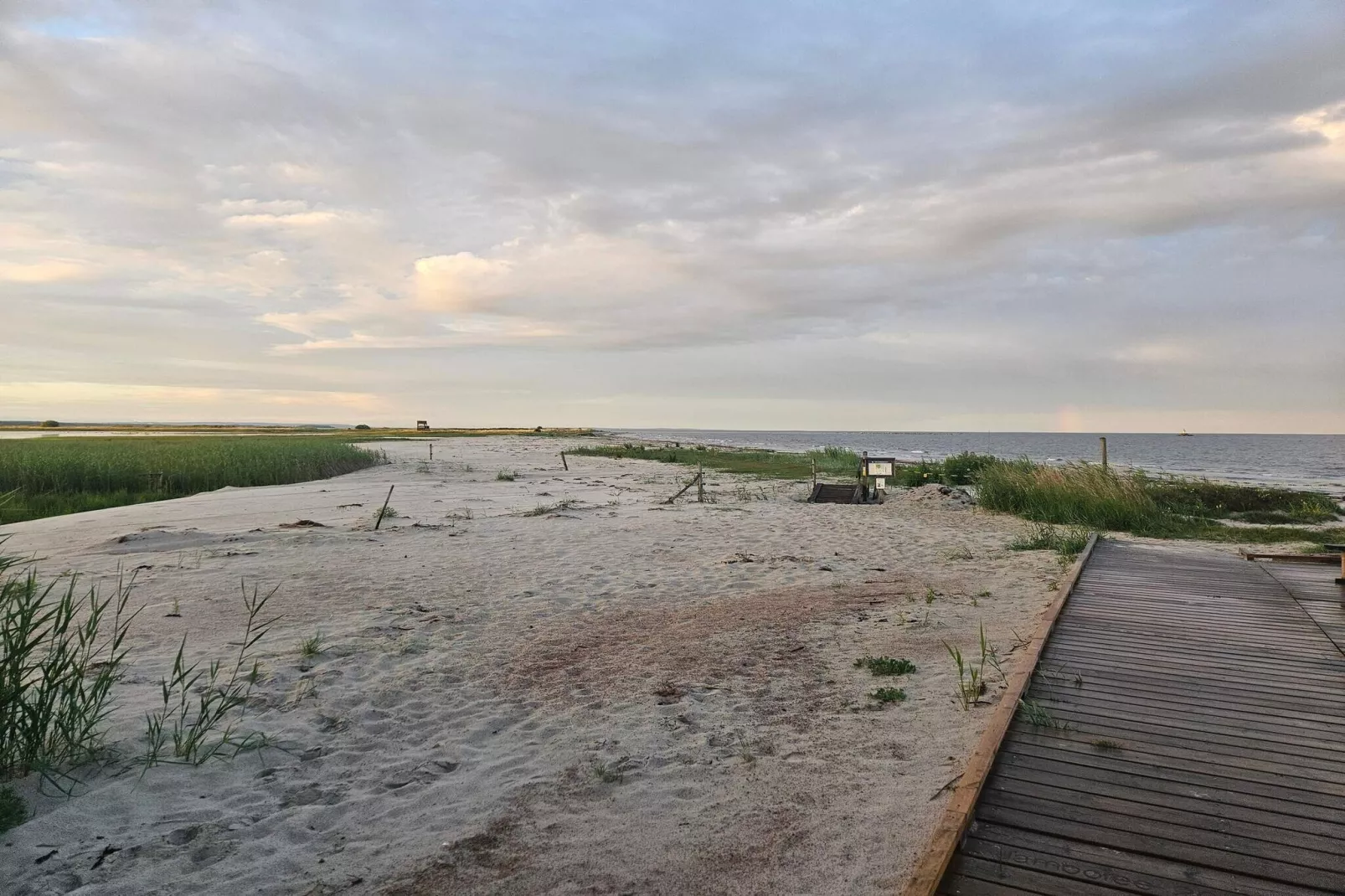 Gezellig huisje bij het strand in Ahus-Waterzicht