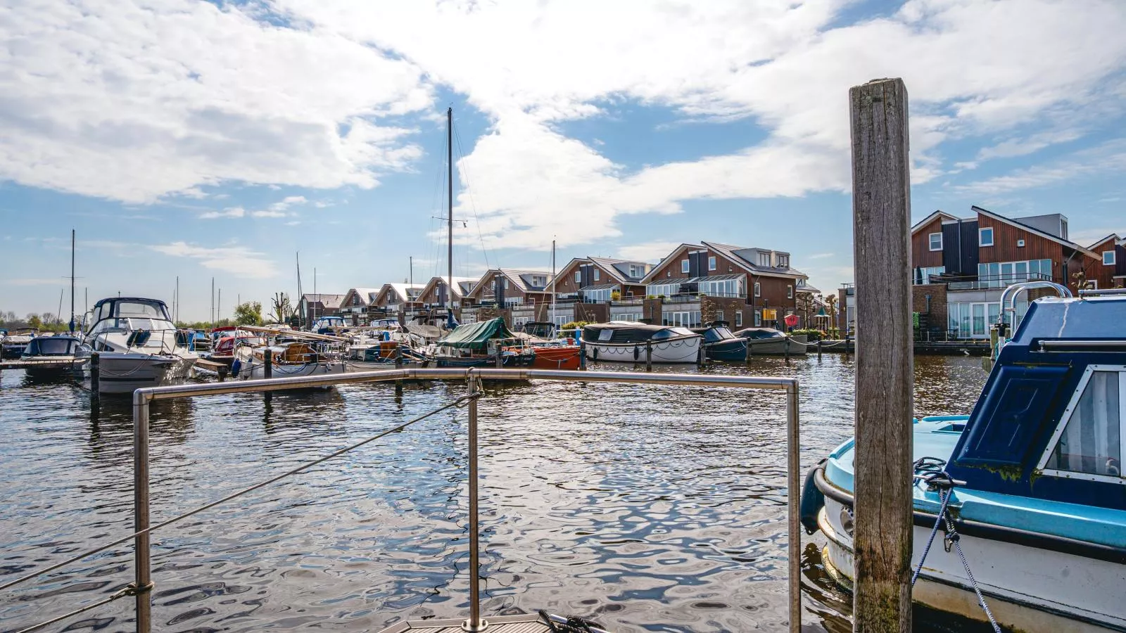 Tiny houseboat Uitgeest I-Terrasbalkon