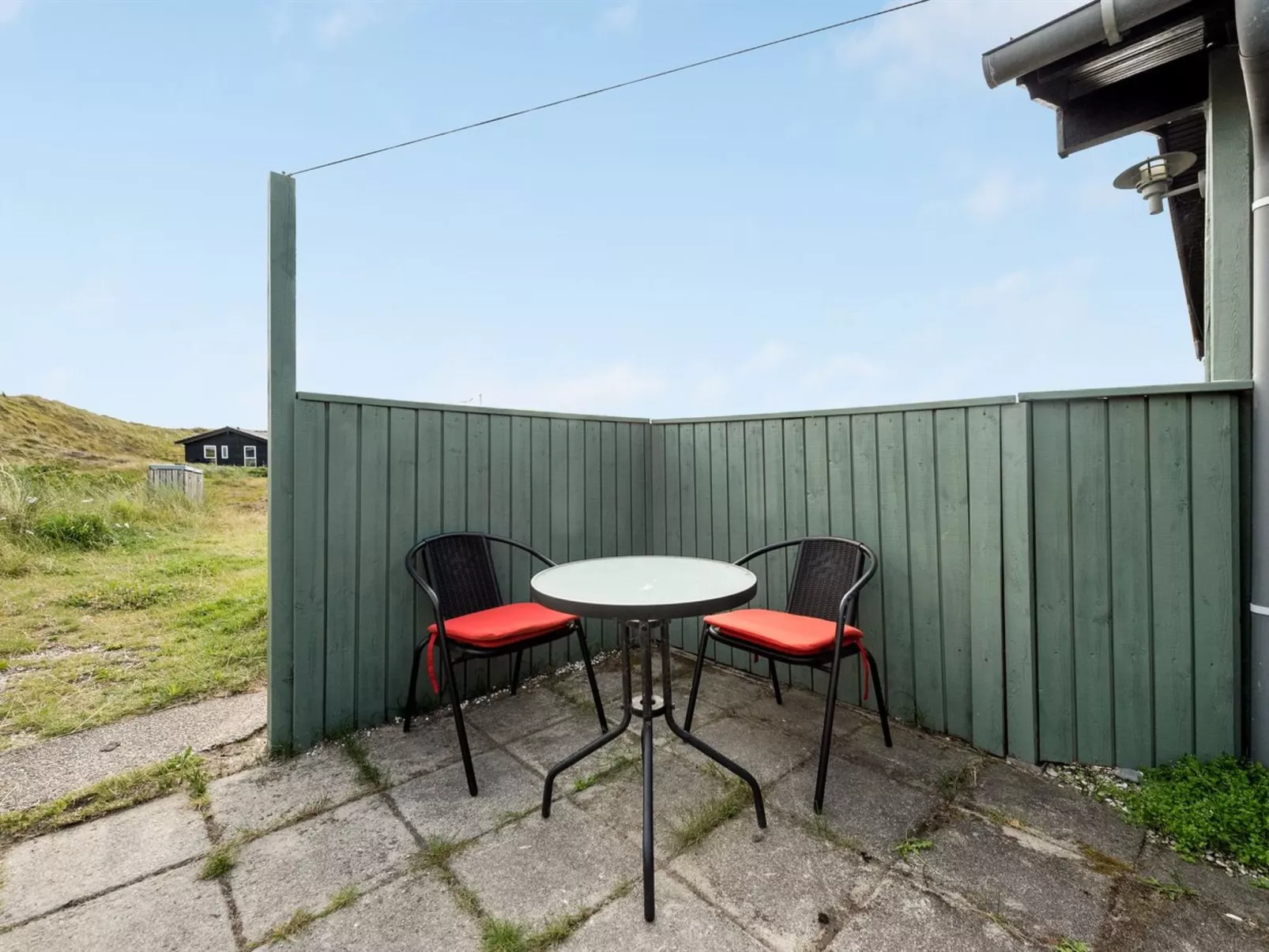 "Vamika" - 400m to the fjord-Buiten