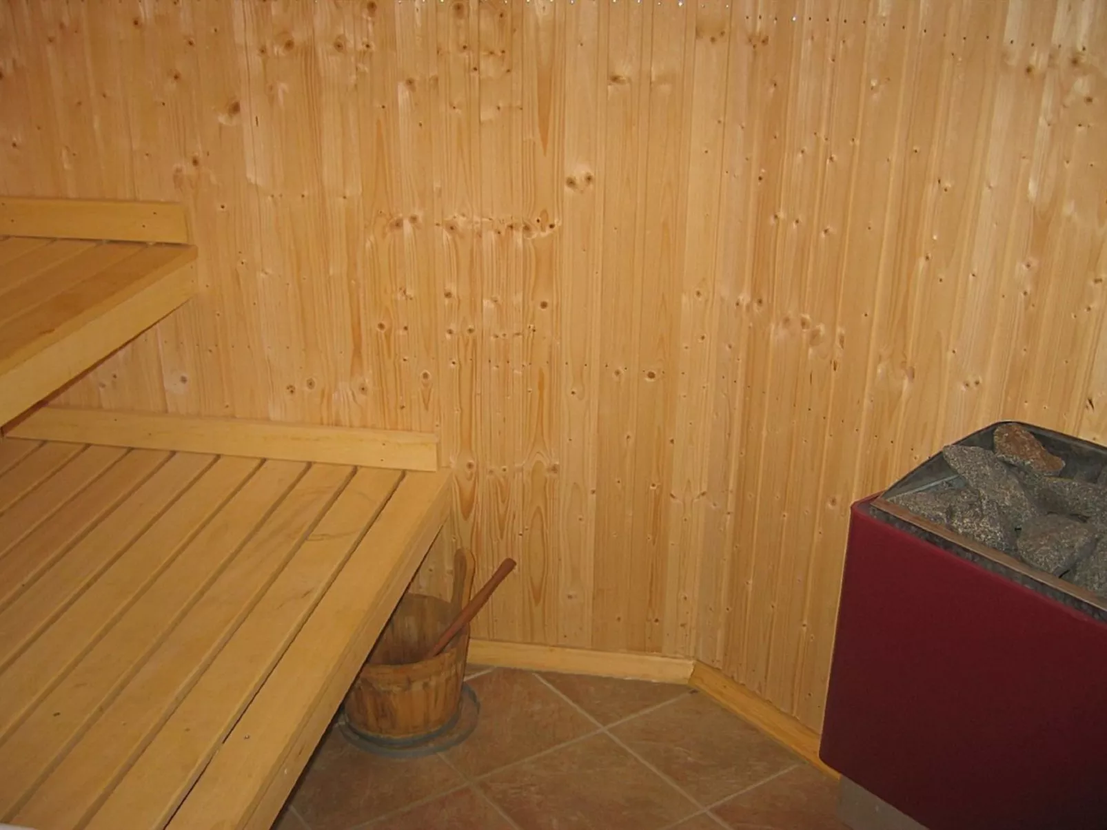 "Bernadine" - 350m from the sea-Binnen