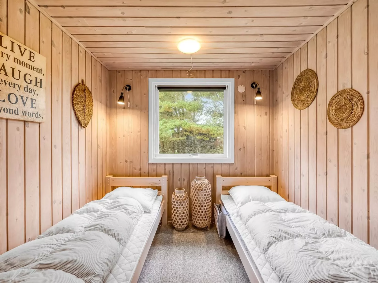 "Toimi" - 500m to the fjord-Binnen