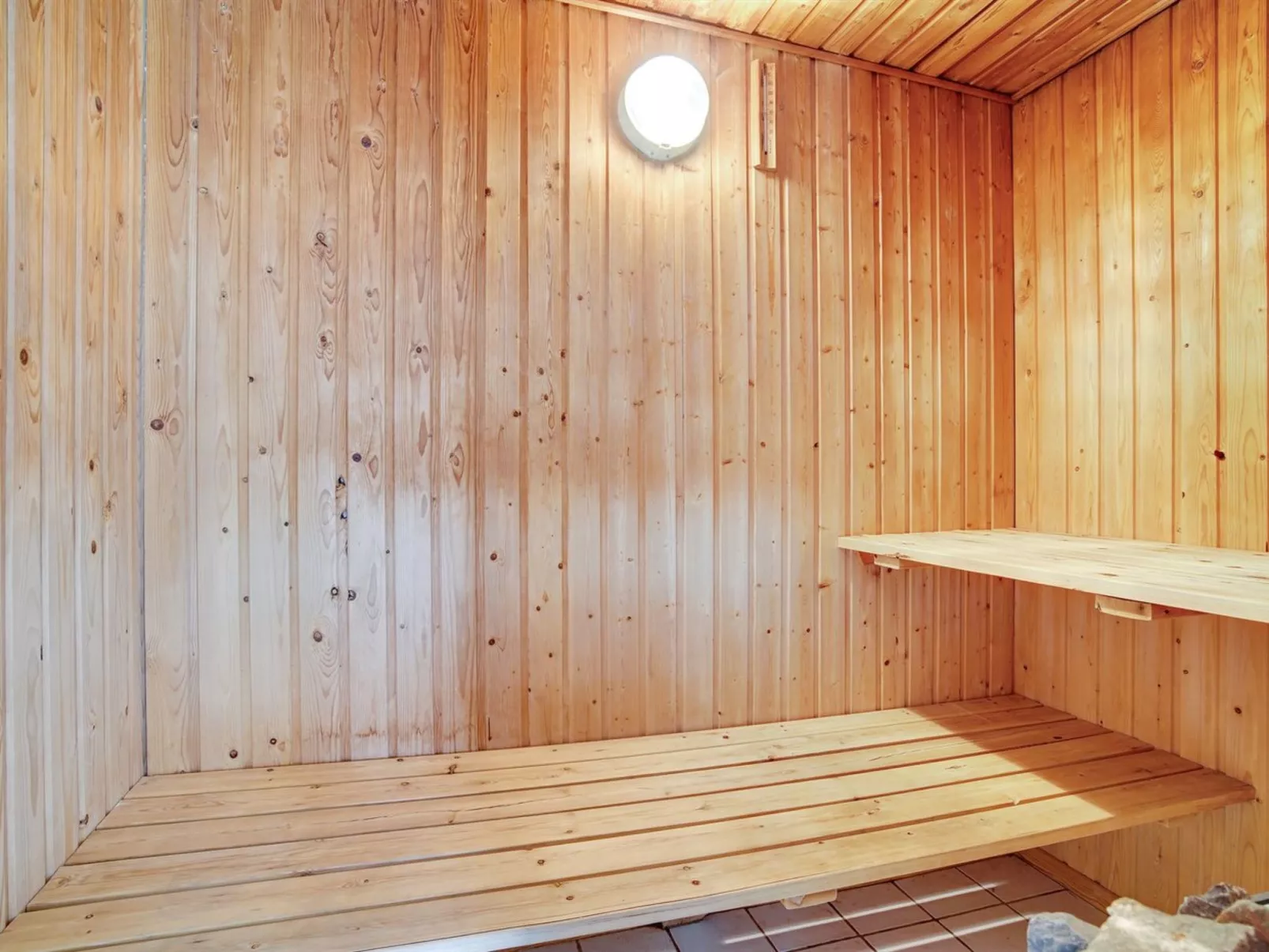 "Hermund" - 110m from the sea-Binnen