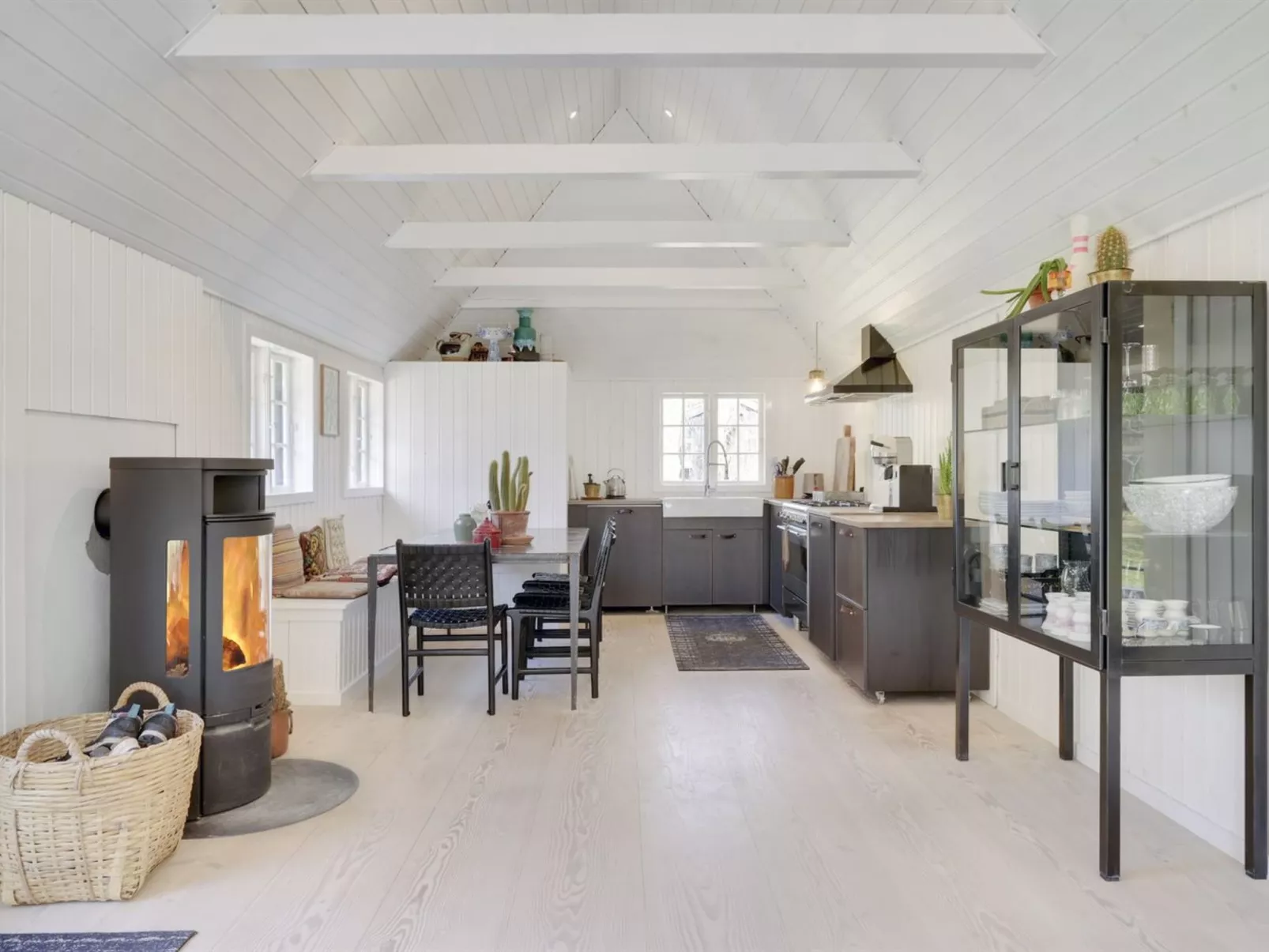 "Venko" - 2.6km from the sea-Binnen