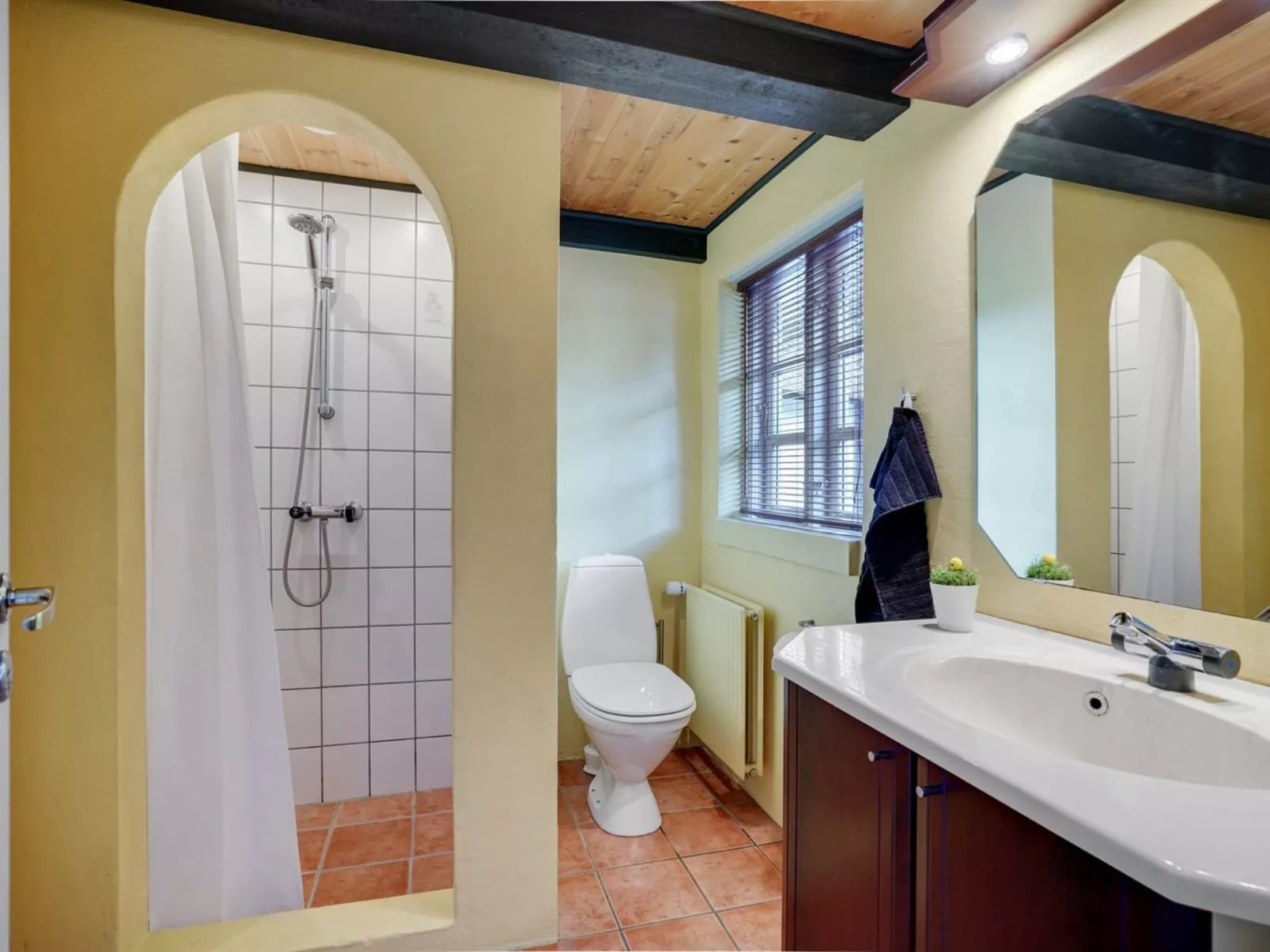 "Maileen" - 2.1km to the fjord-Binnen