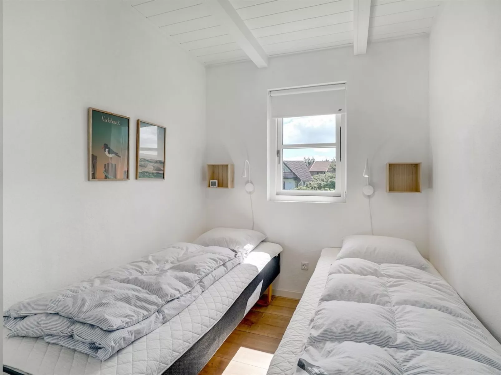 "Ortwin" - 300m from the sea-Binnen