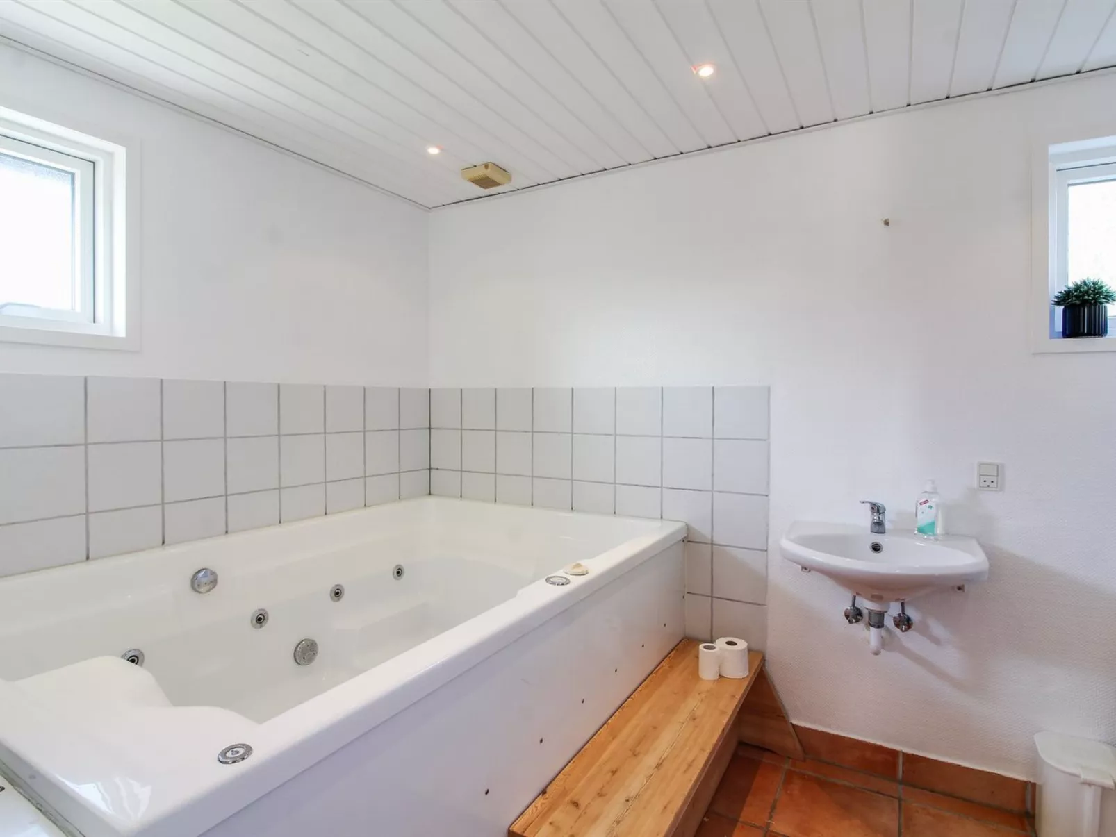 "Aved" - 350m from the sea-Binnen