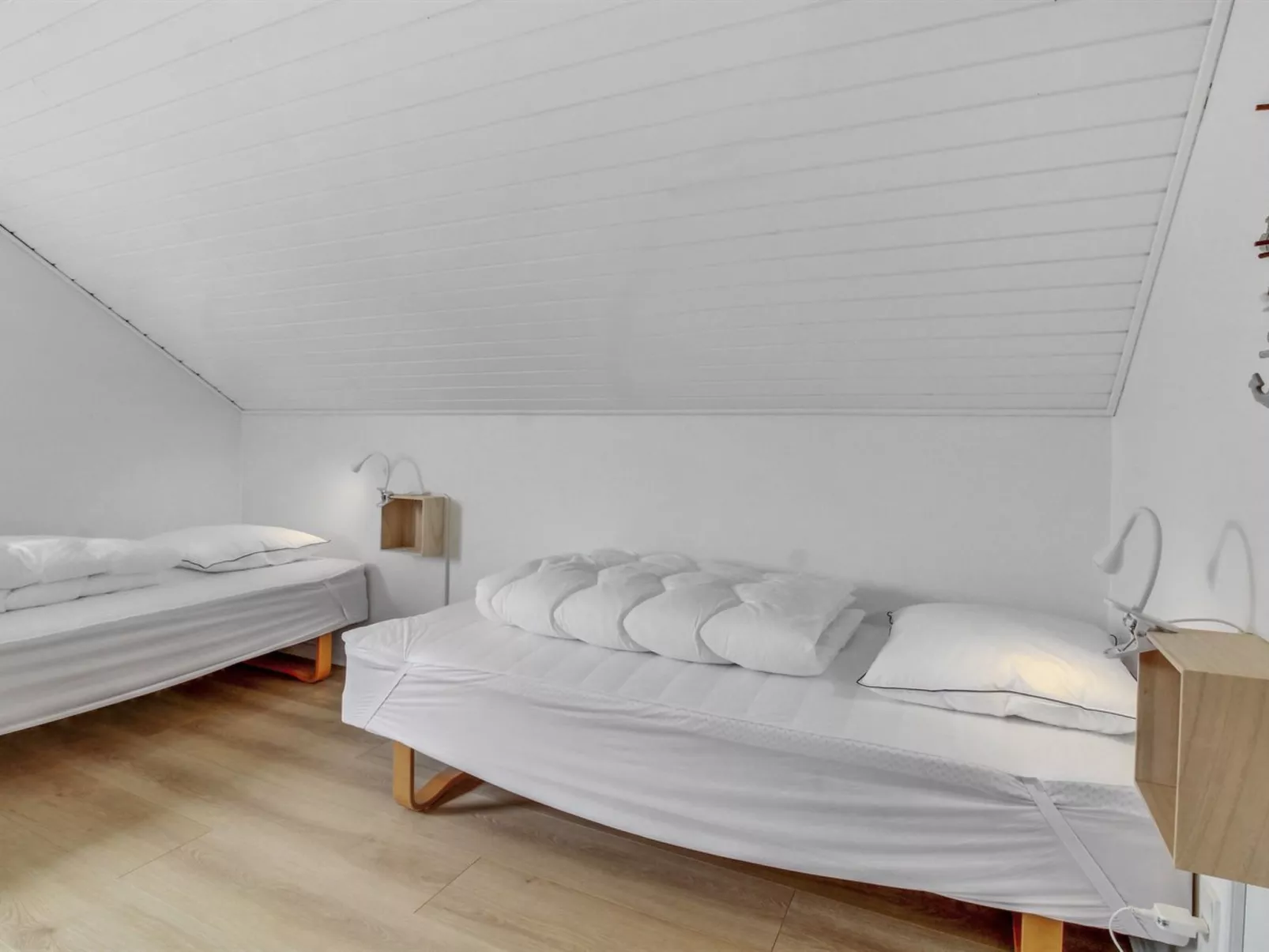 "Raine" - 2.3km from the sea-Binnen