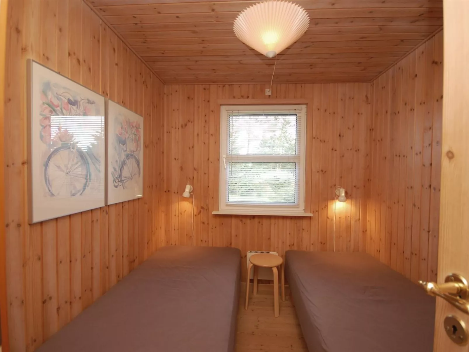 "Jaakob" - 4km from the sea-Binnen