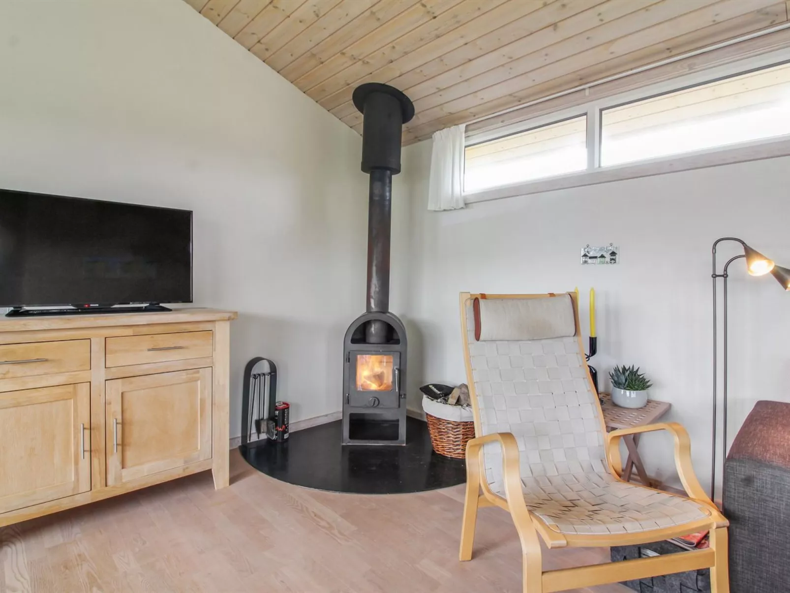 "Adelbert" - 400m from the sea-Binnen