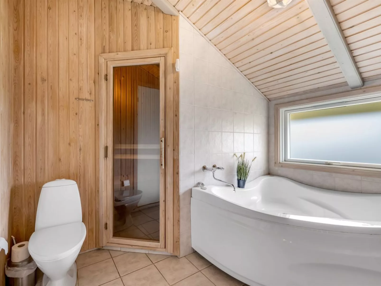 "Skev" - 200m to the fjord-Binnen