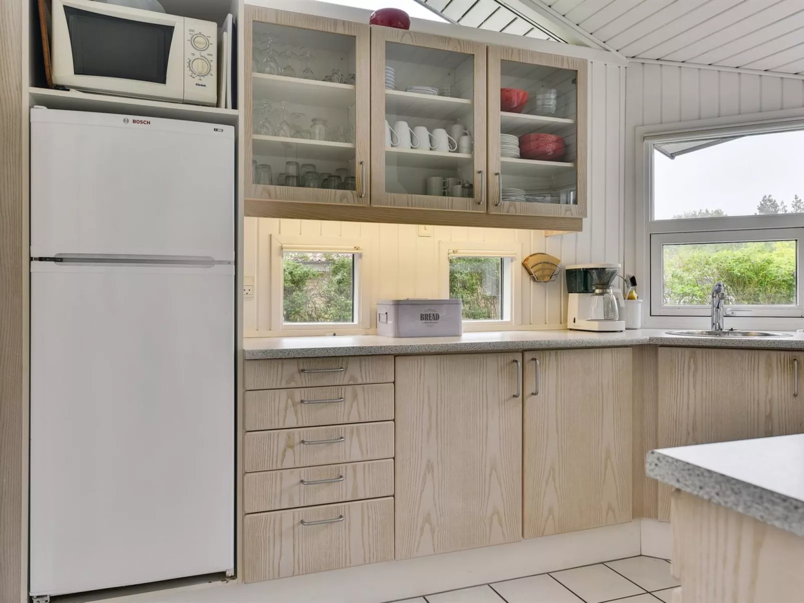 "Riaan" - 200m from the sea-Binnen