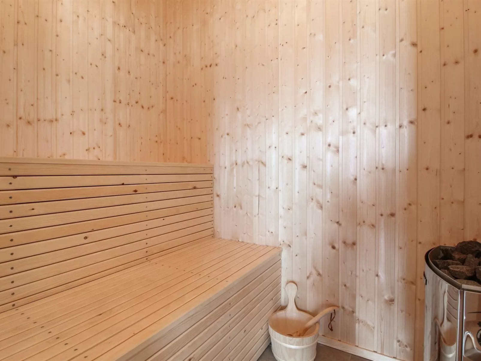 "Fannie" - 250m from the sea-Binnen