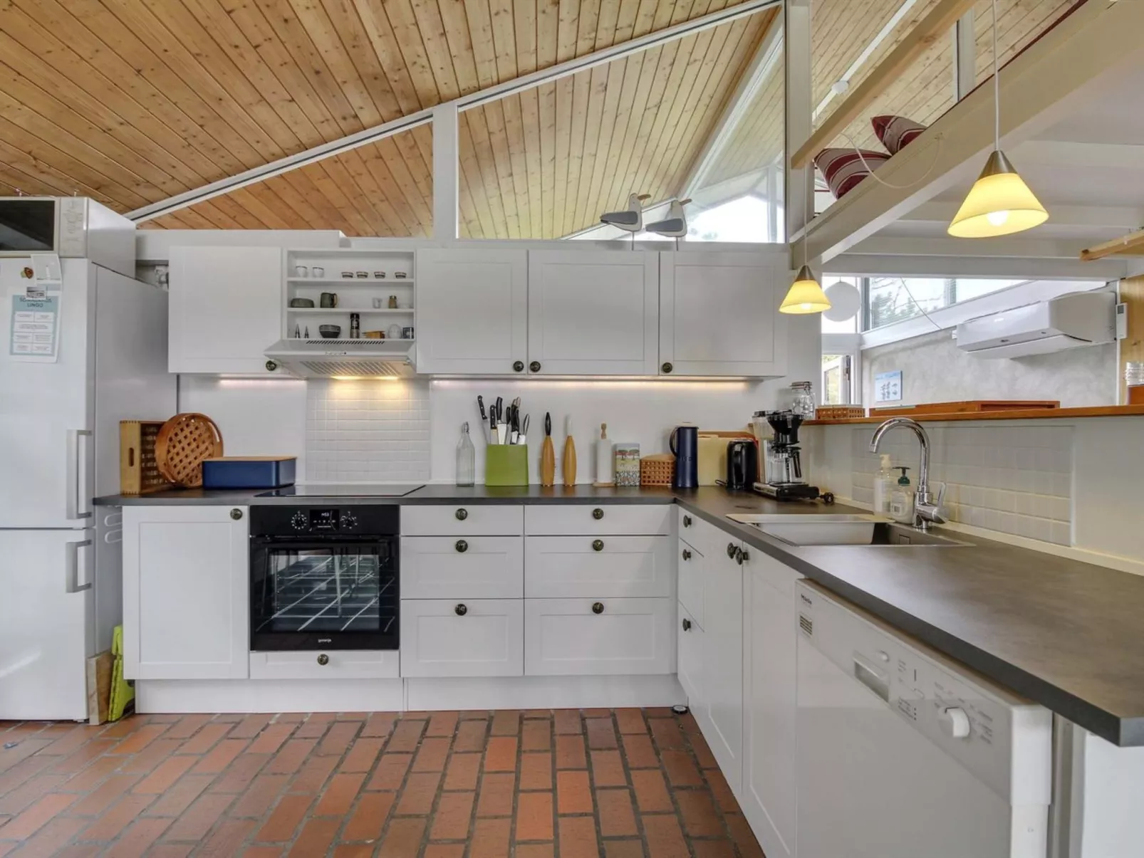 "Alin" - 600m from the sea-Binnen