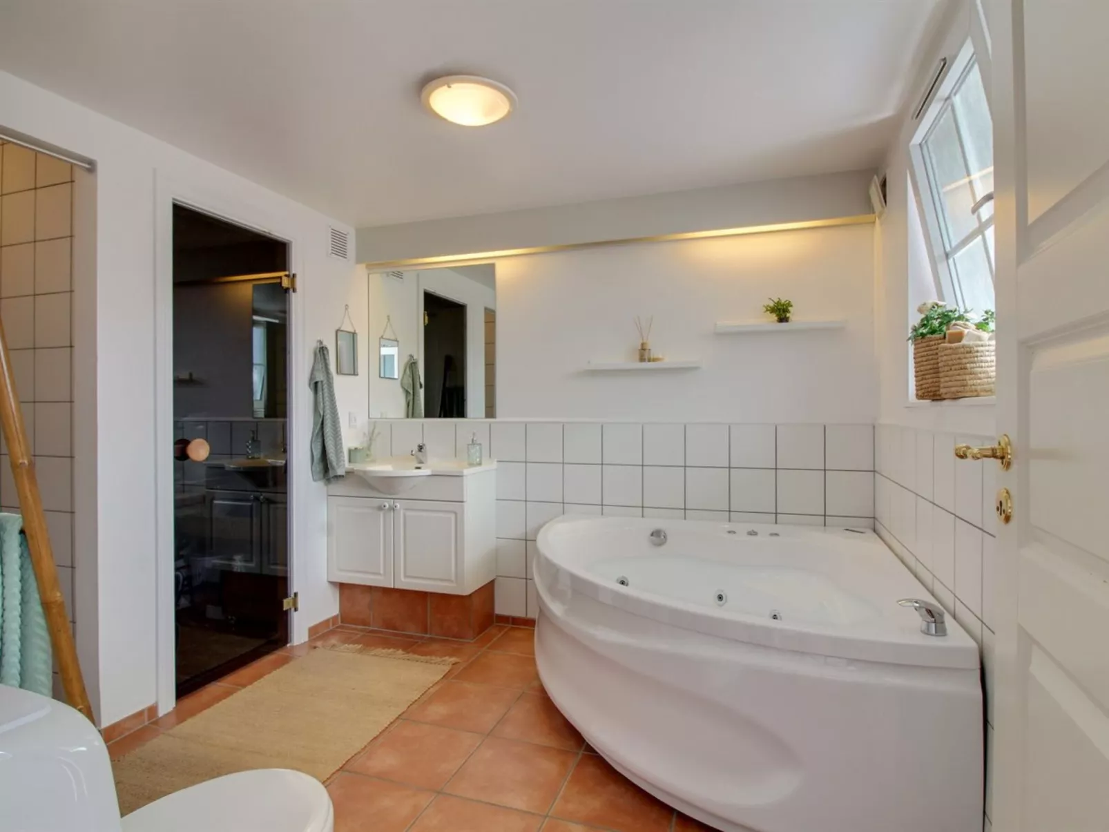 "Vinny" - 1.2km from the sea-Binnen