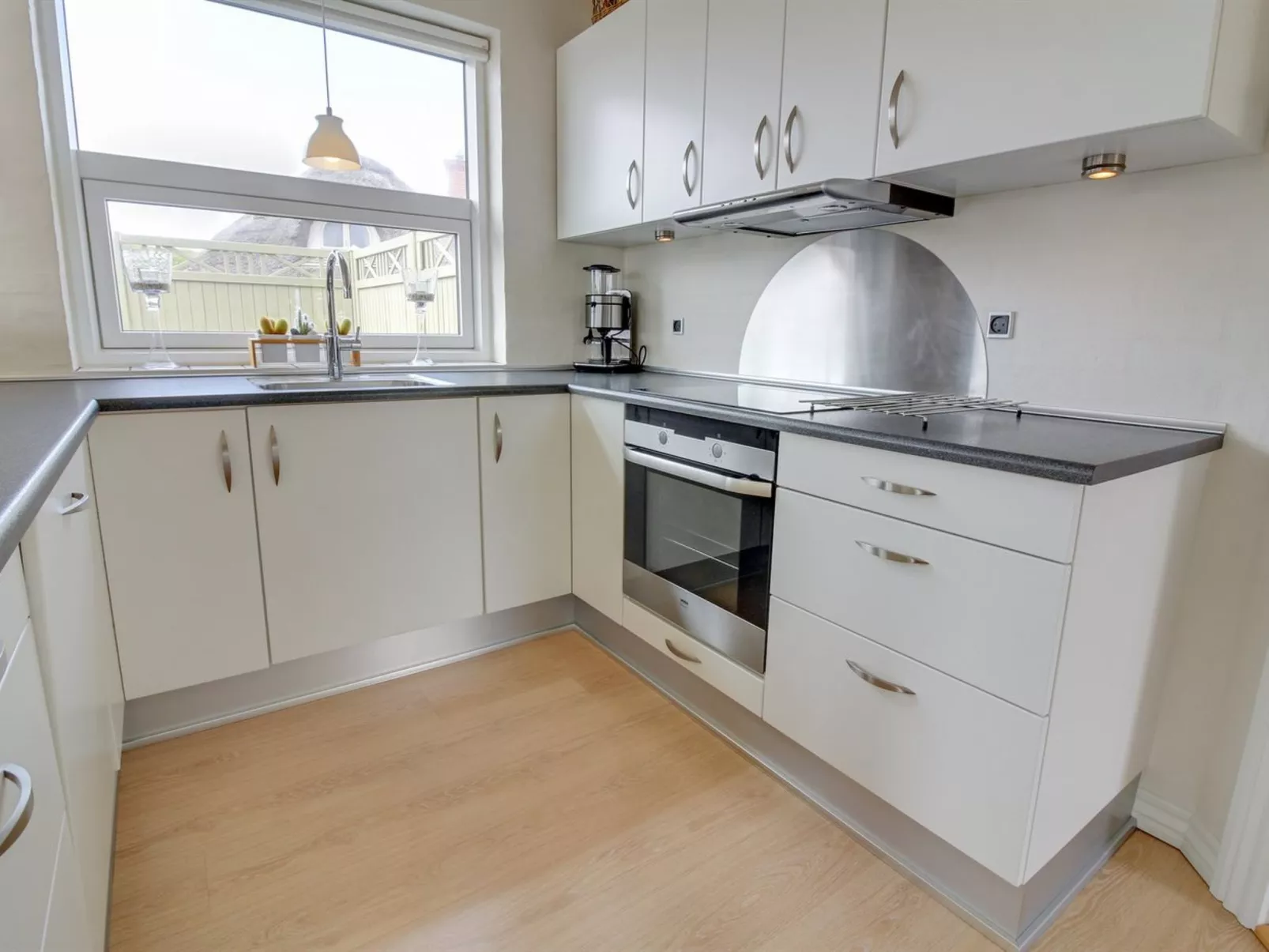 "Ristana" - 100m from the sea-Binnen