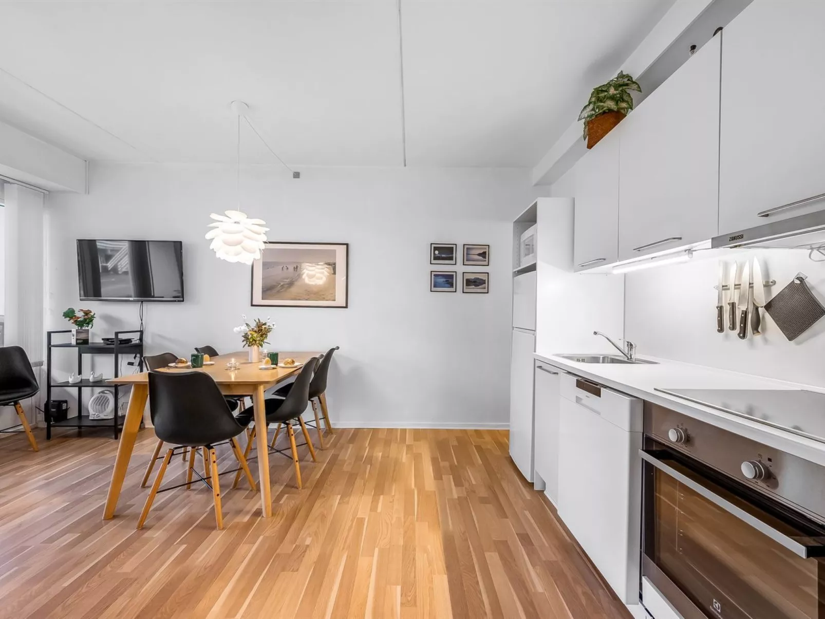 "Anastasia" - 200m from the sea-Binnen