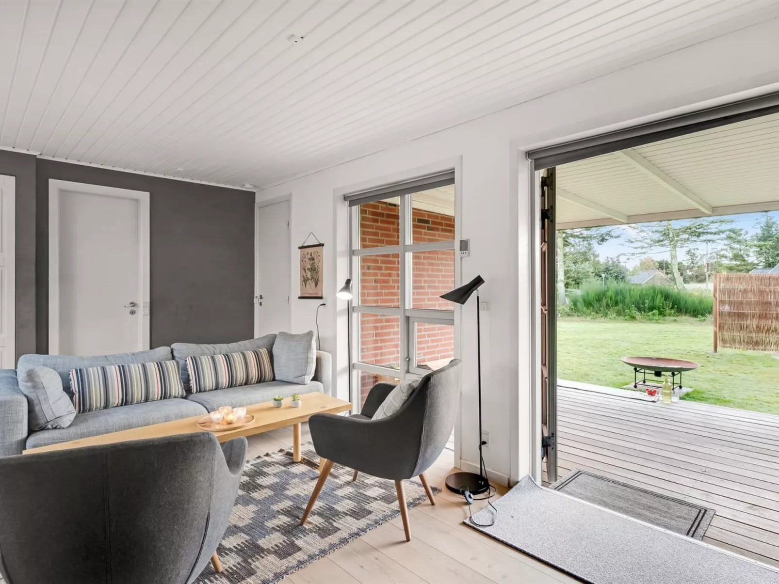 "Agni" - 800m from the sea-Binnen