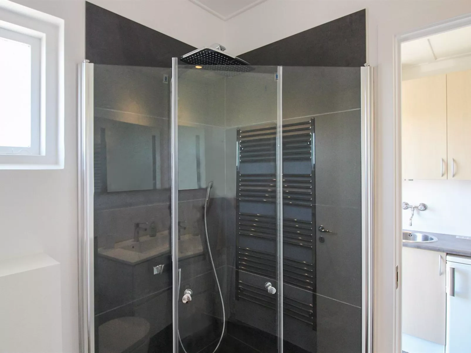 "Annemai" - 500m from the sea-Binnen