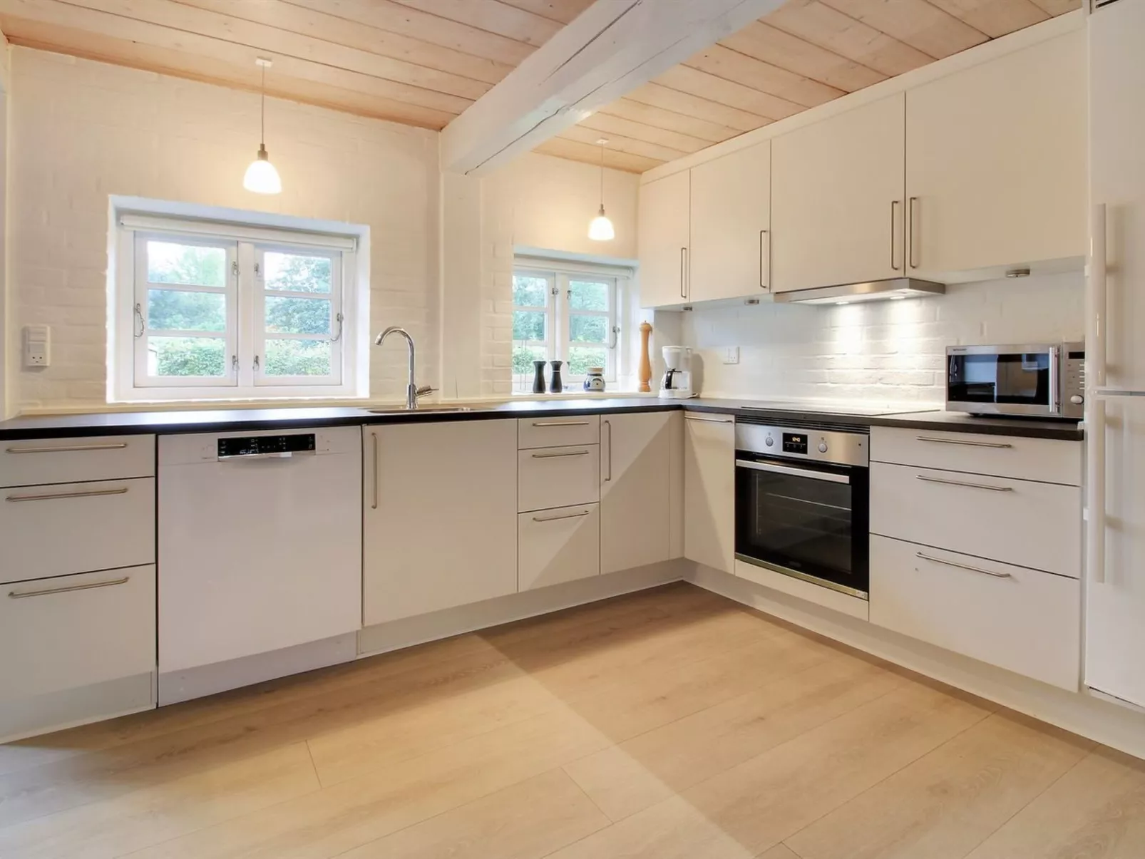 "Naili" - 3.1km from the sea-Binnen