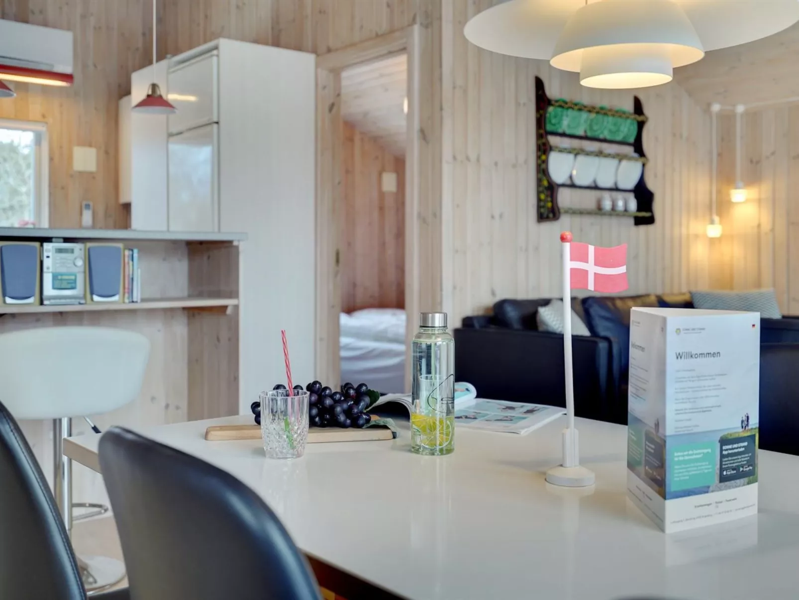 "Halla" - 200m to the fjord-Binnen