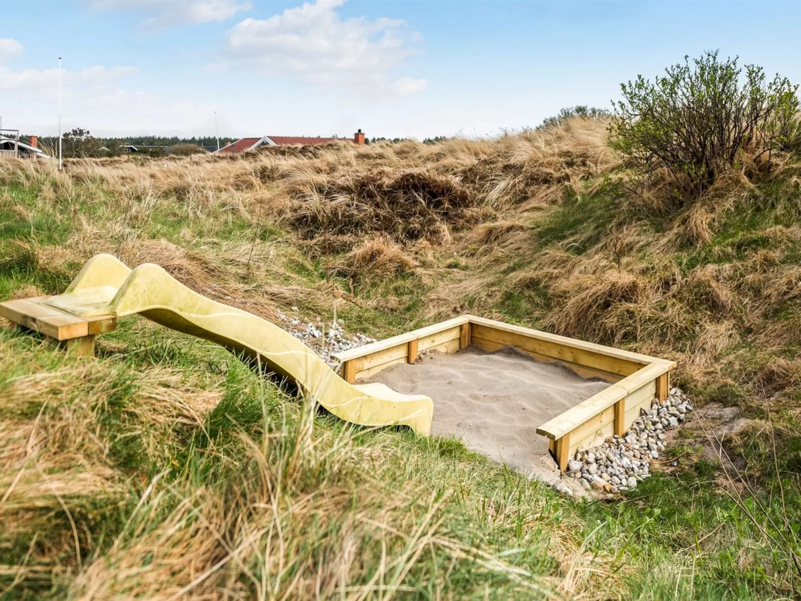 "Petkana" - 700m from the sea-Buiten