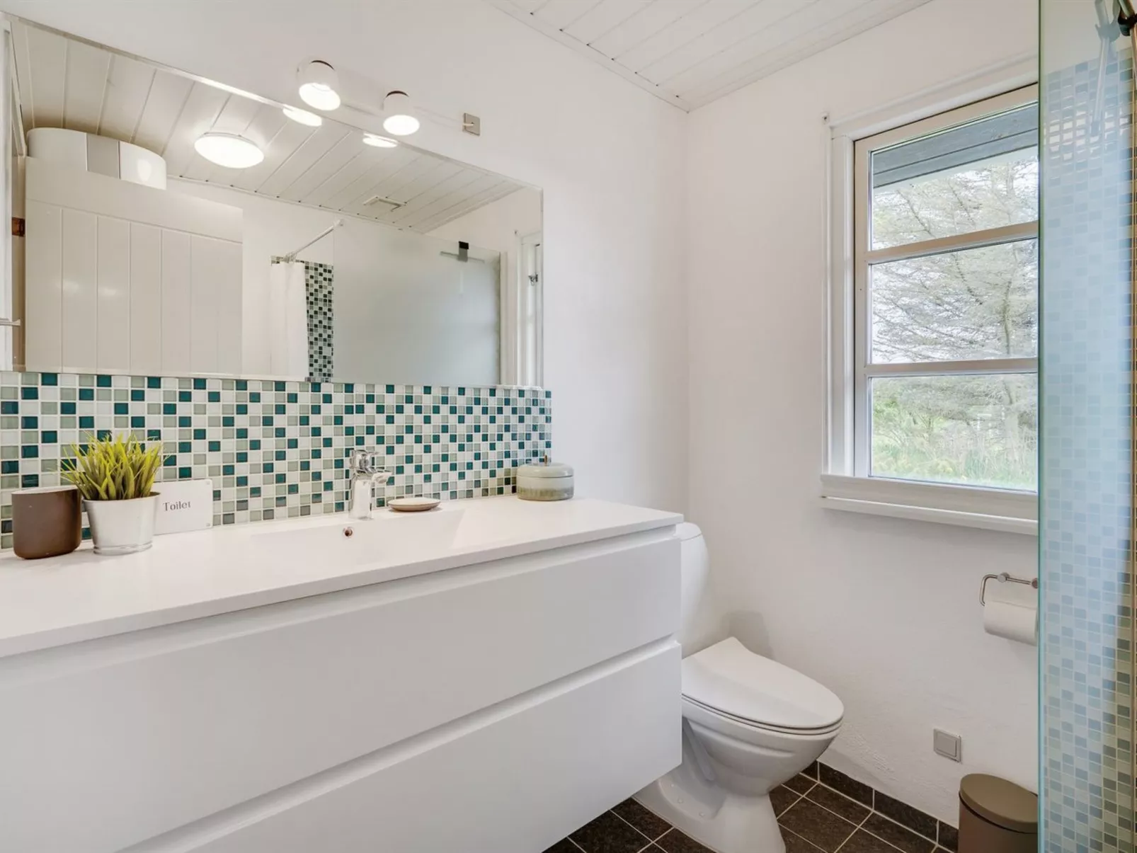 "Sölvy" - 300m from the sea-Binnen