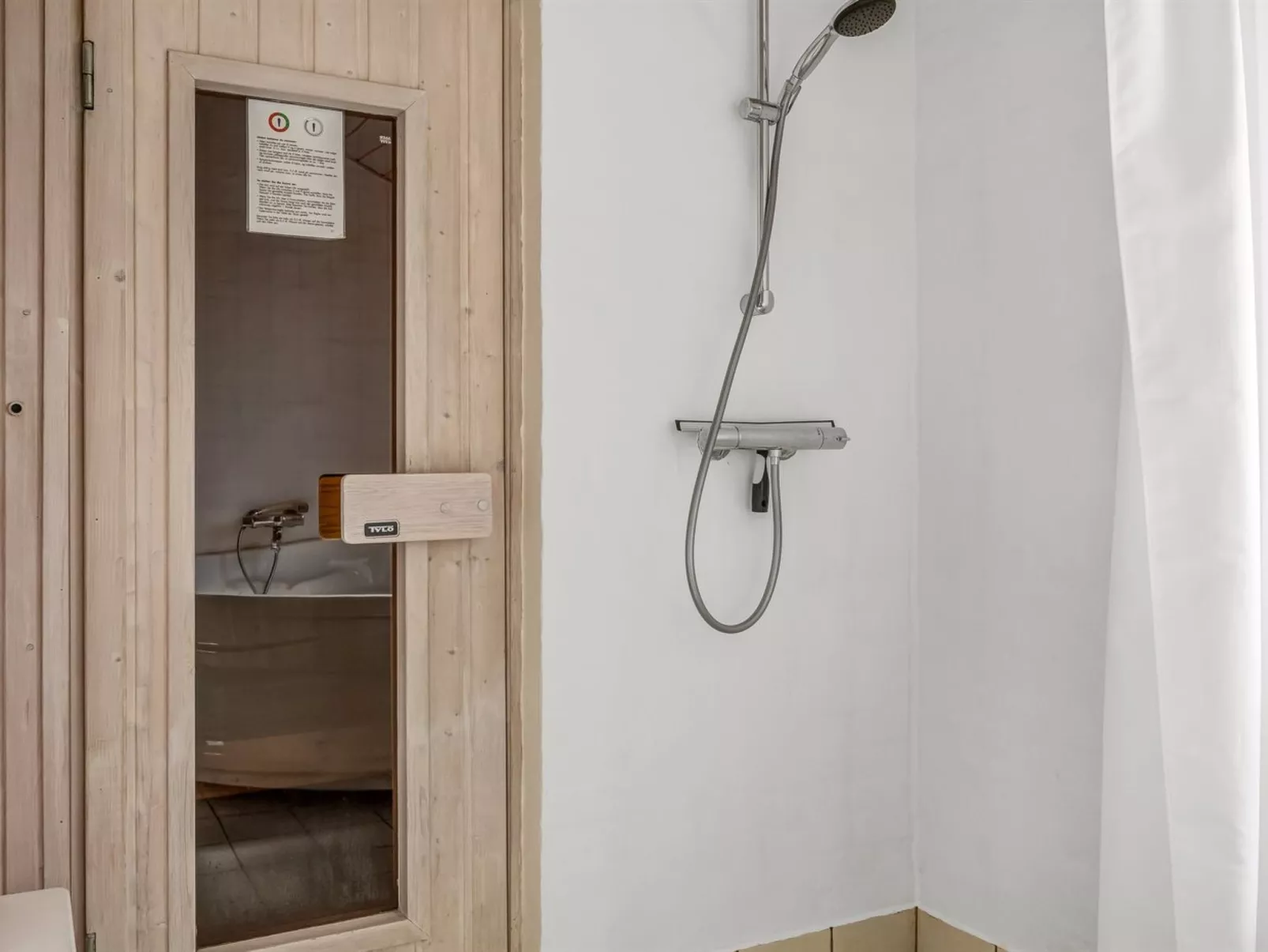 "Gudmar" - 500m from the sea-Binnen