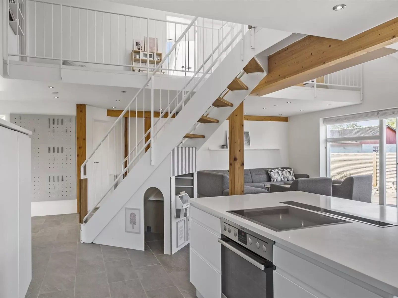 "Atanasij" -  from the sea-Binnen