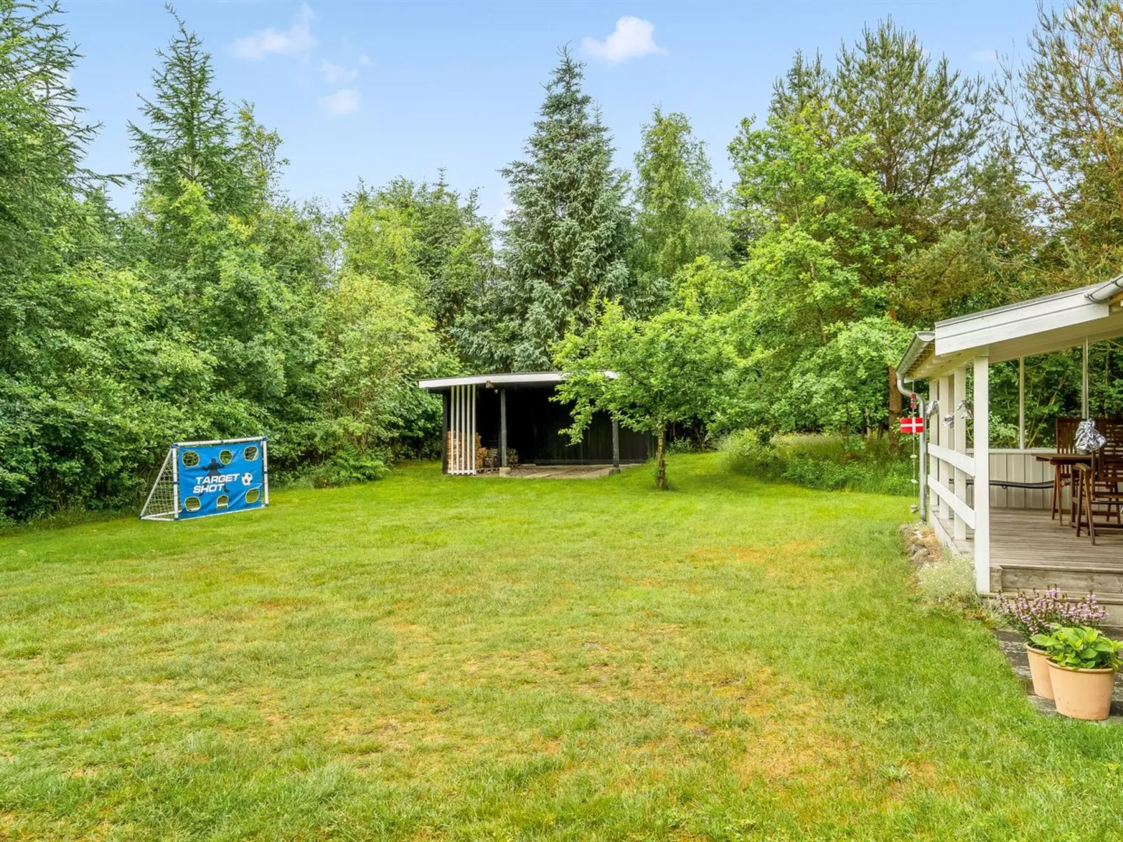 "Fergie" - 400m from the sea-Buiten