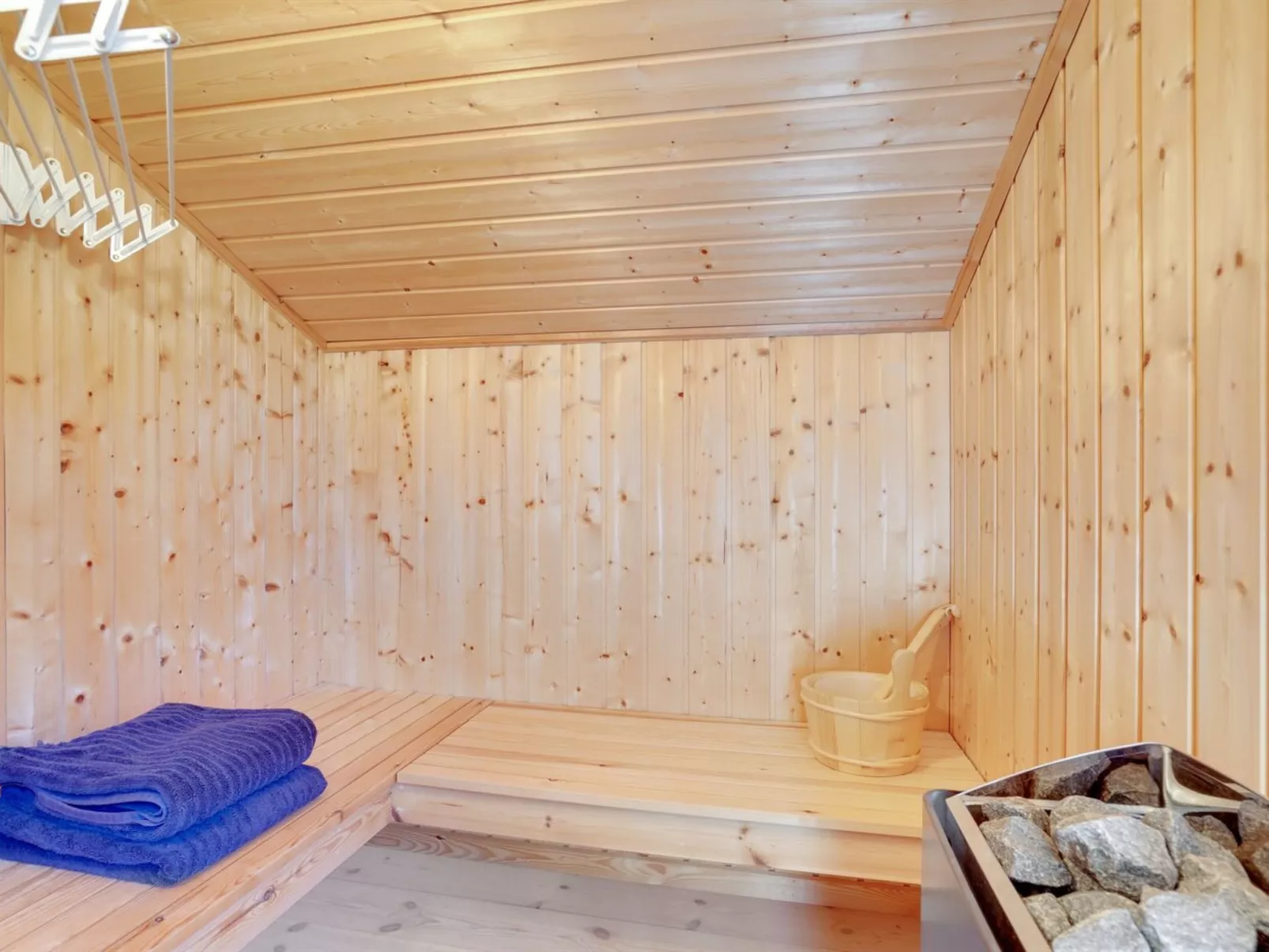 "Jelin" - 2.5km from the sea-Binnen