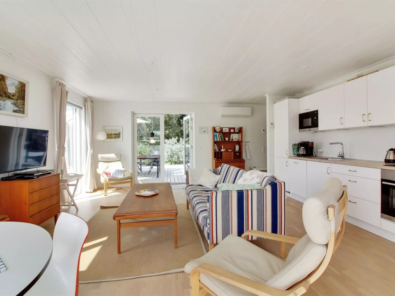 "Annina" - 500m from the sea-Binnen