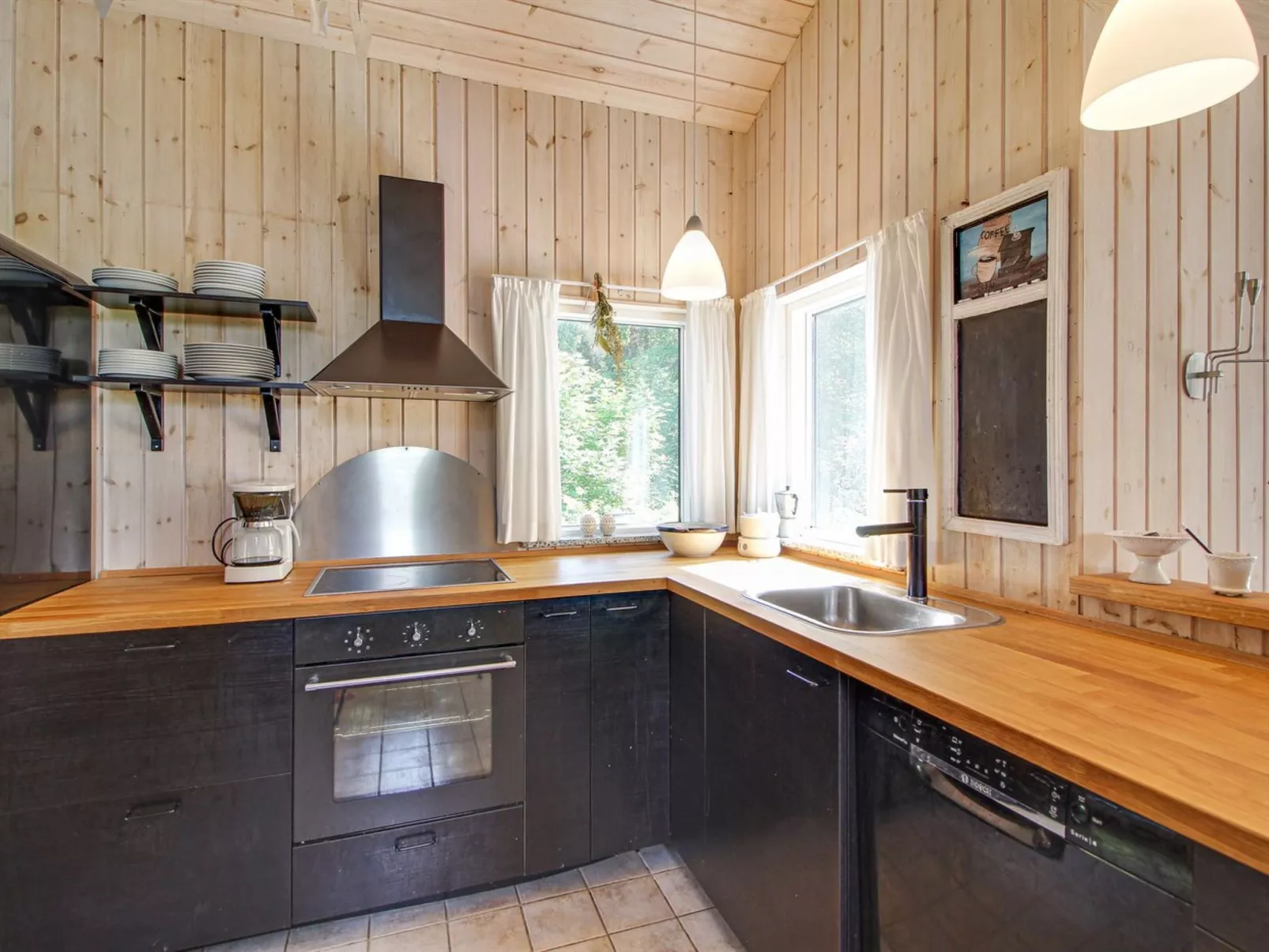 "Ernestina" - 500m from the sea-Binnen