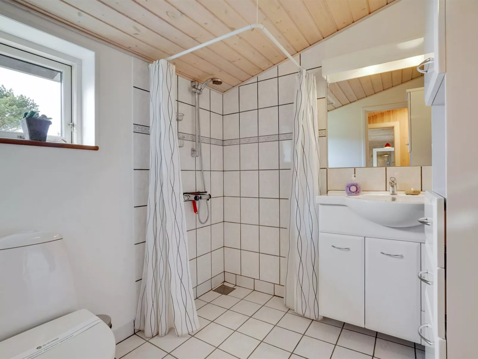 "Hope" - 350m to the fjord-Binnen