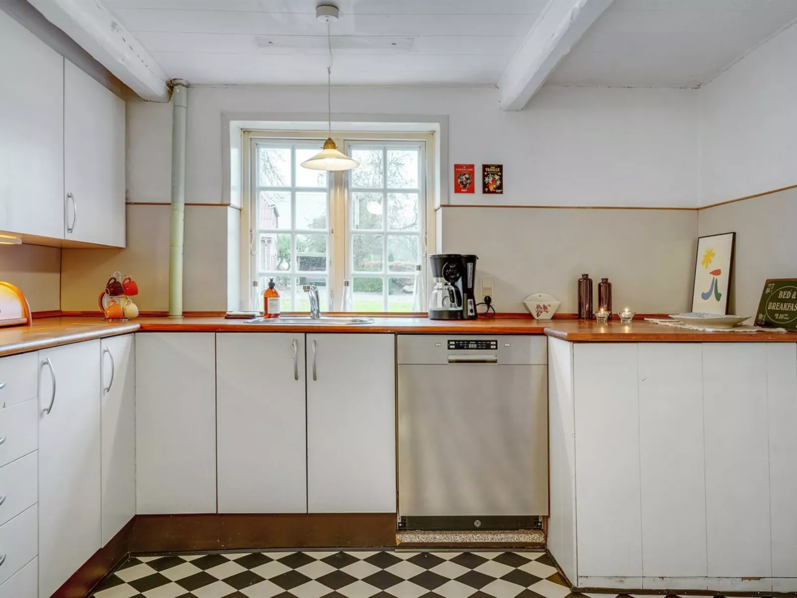 "Ilsa" - 9.8km from the sea-Binnen