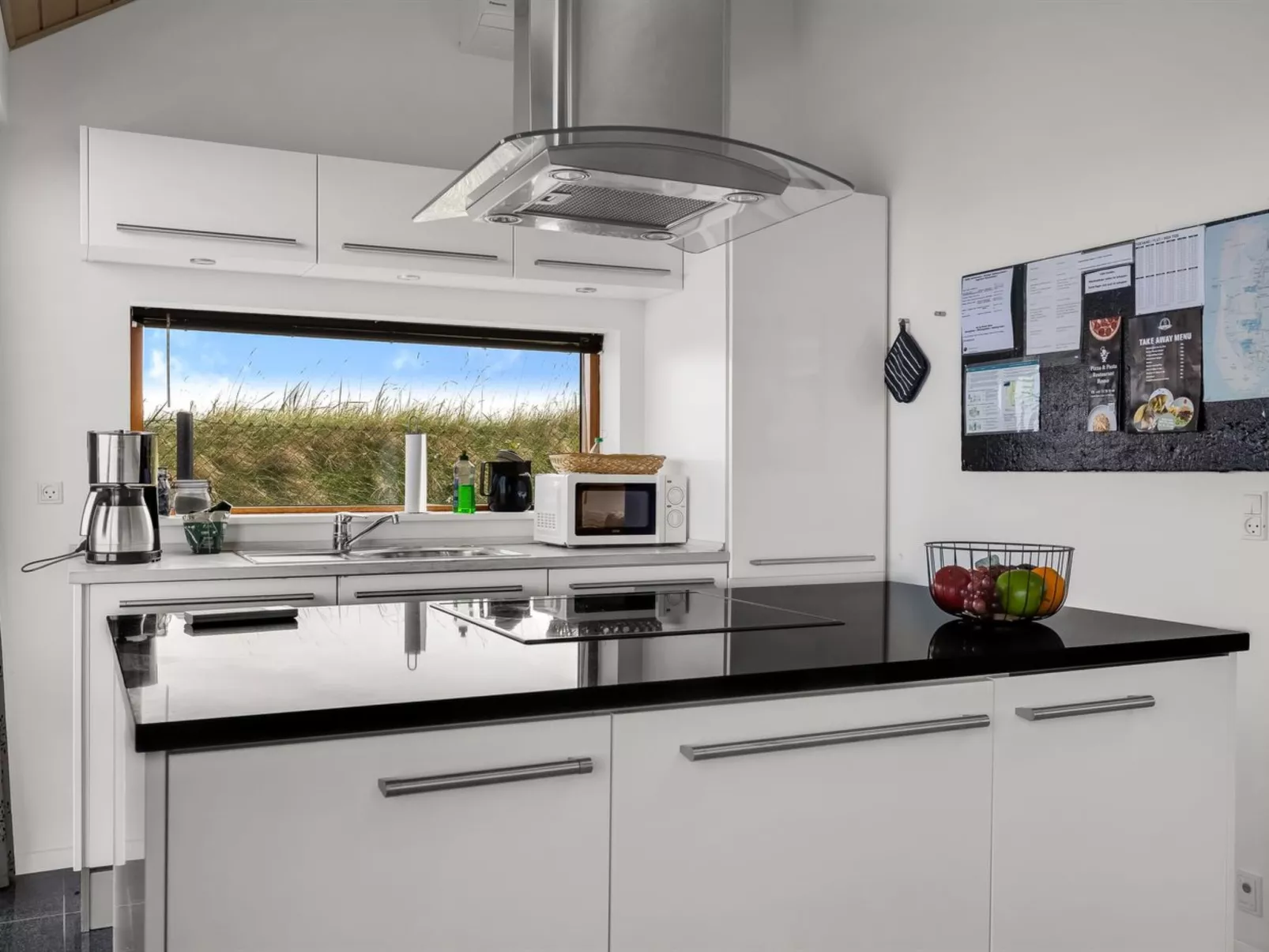 "Elinora" - 100m from the sea-Binnen