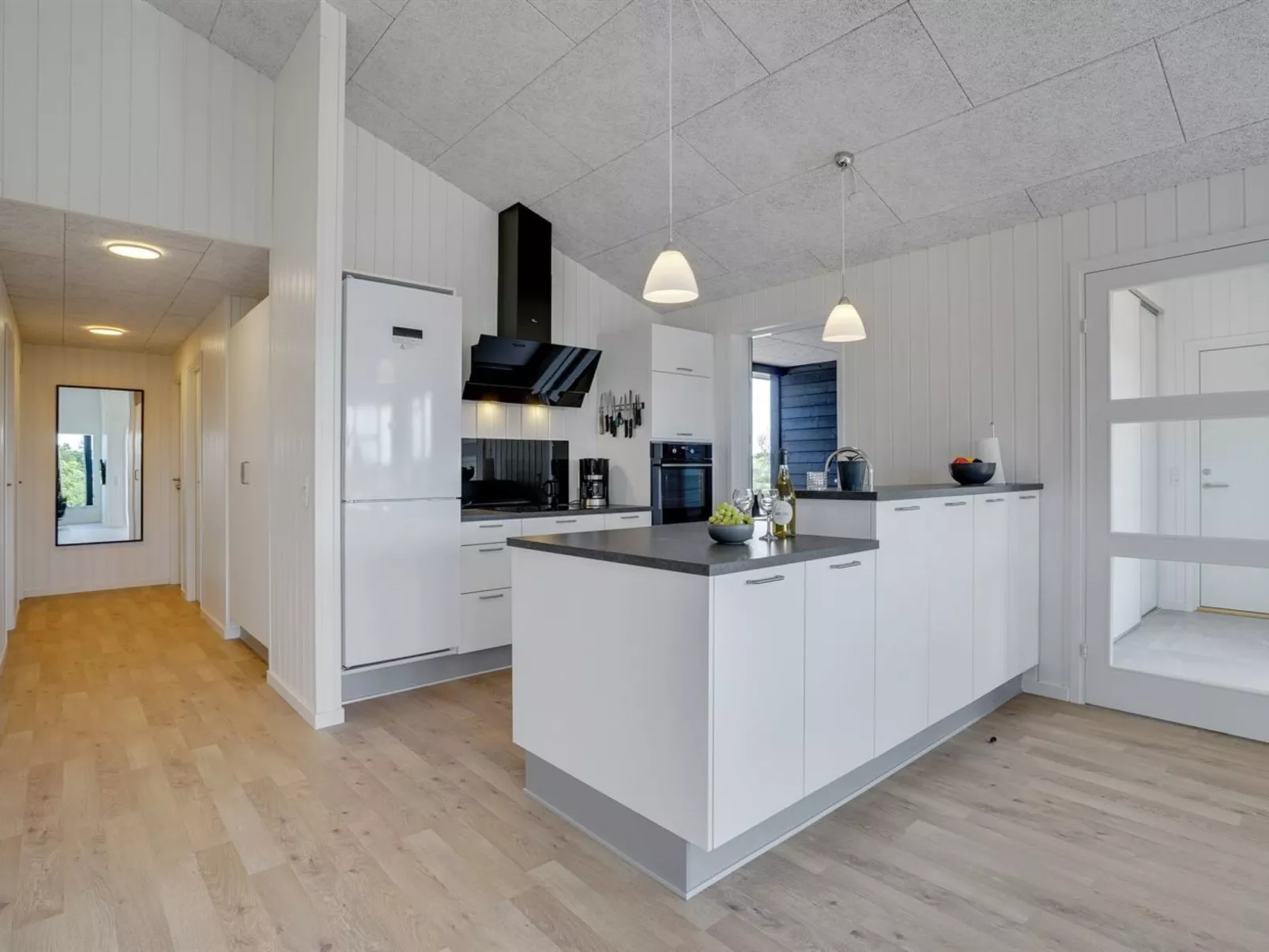 "Alvhild" -  from the sea-Binnen